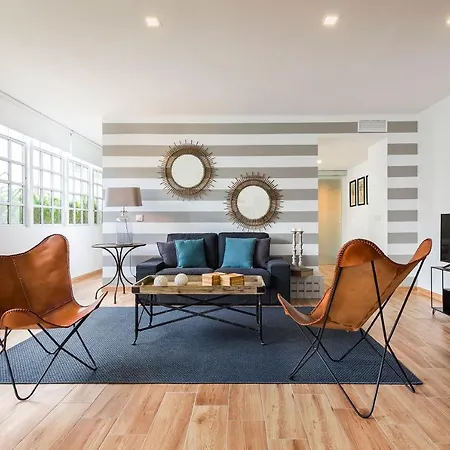 Genteel San Leandro * Seville